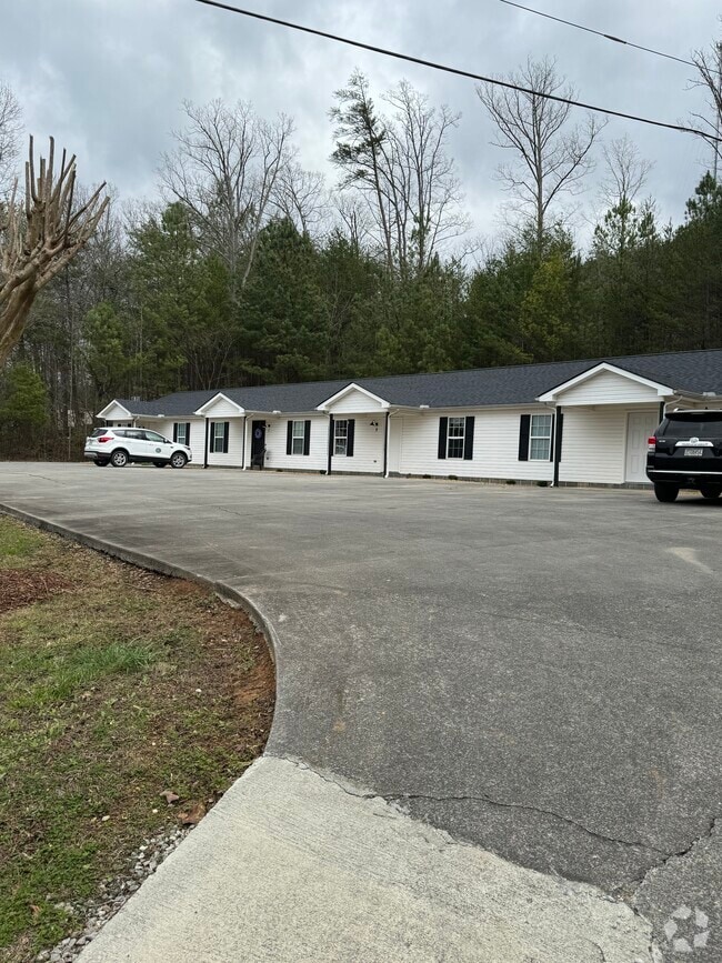 Building Photo - 2316 Old Federal Rd N Unit B Rental