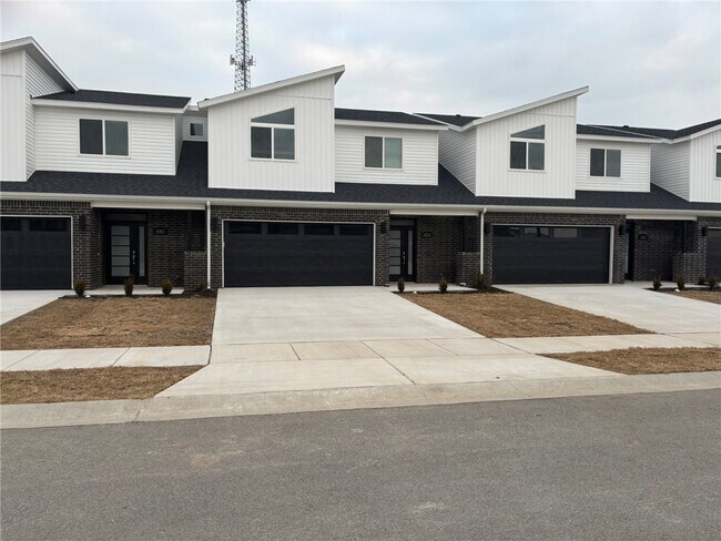 Building Photo - 470 Azurite Rd