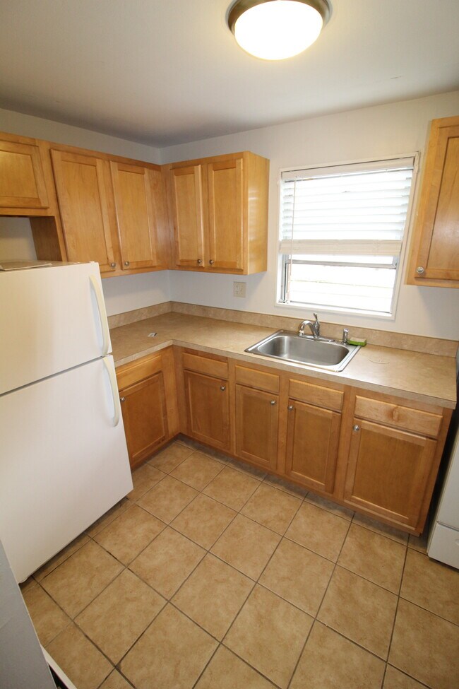 103 Cooper Hill St Apartments For Rent in Manchester, CT