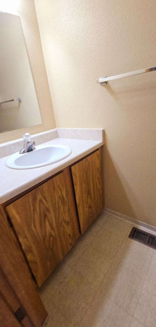Photo - Cedar St. 2bed/1.5 bath duplex - Recently ...