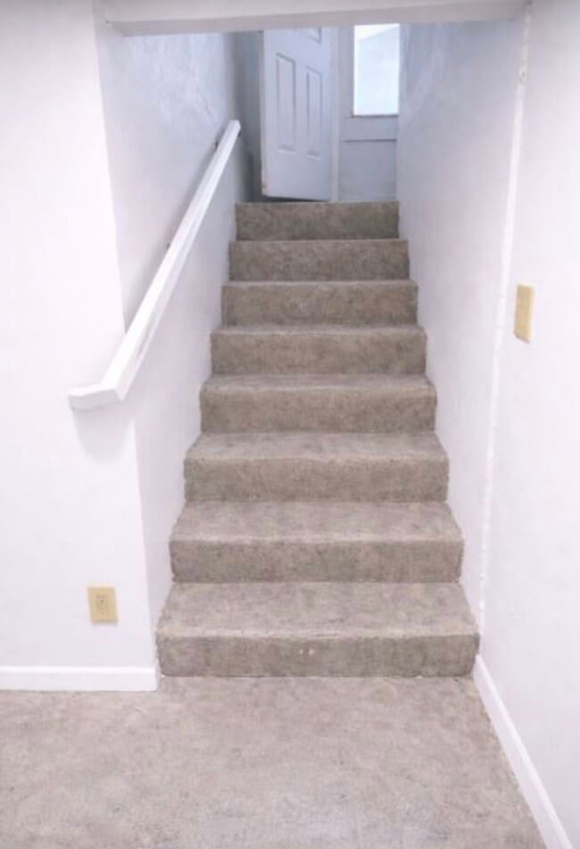 Stairs - 320 E 15th St Unit #2