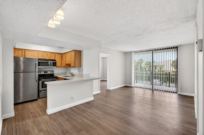 Building Photo - Move-In Ready Rental Near Tanger Outlets! Unit 25