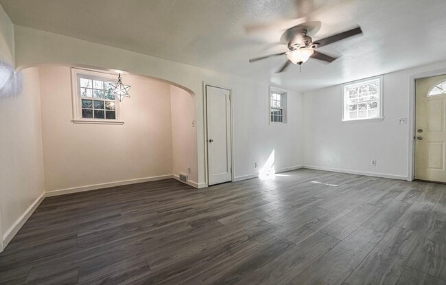 Photo - 915 E Ave E Unit 915 East Avenue E