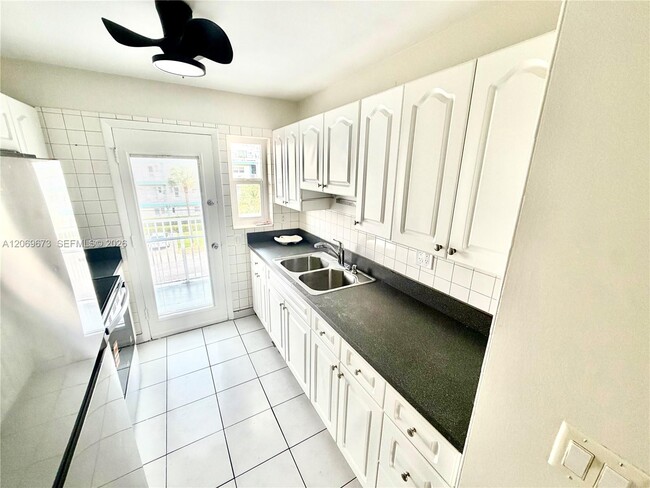 Photo - 3922 NE 166th St Unit S306