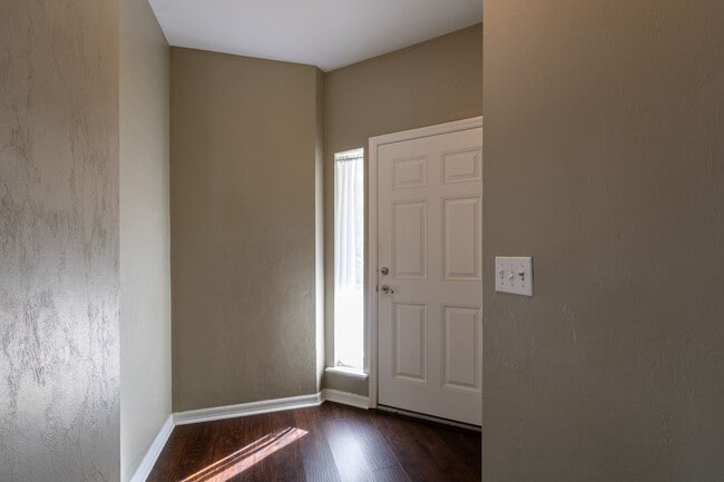 Photo - Luxury Living in The Villas of West End – ...