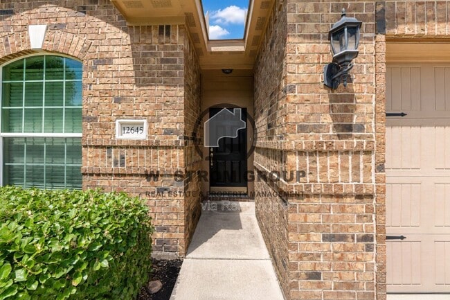 Photo - 12645 Forest Lawn Rd