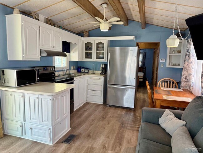 Photo - 8 E Clam Cir