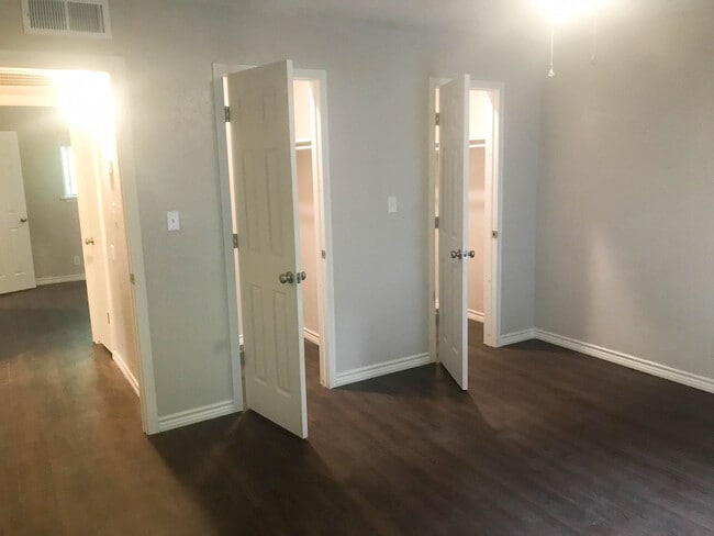 Photo - Texas Trails Apartments