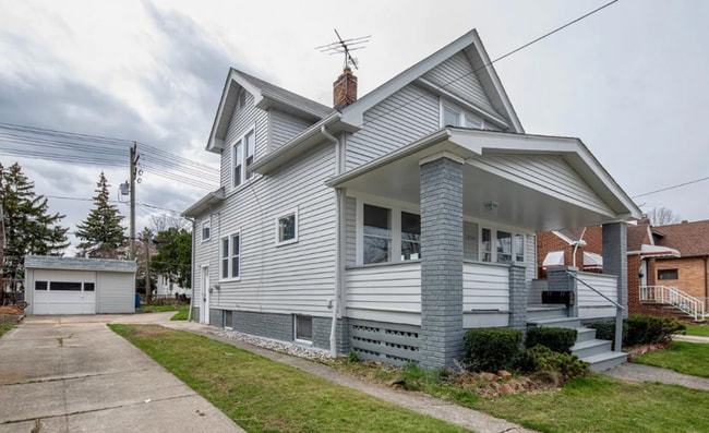 Photo - 18708 Arrowhead Ave House