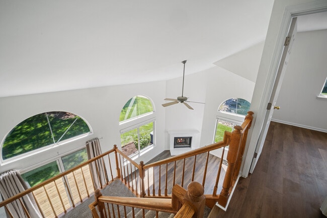 105 Victoria Ct