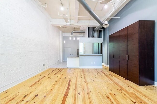 Photo - 210 Walker St SW Unit 1