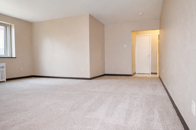 WINCHESTER APARTMENTS -- 016