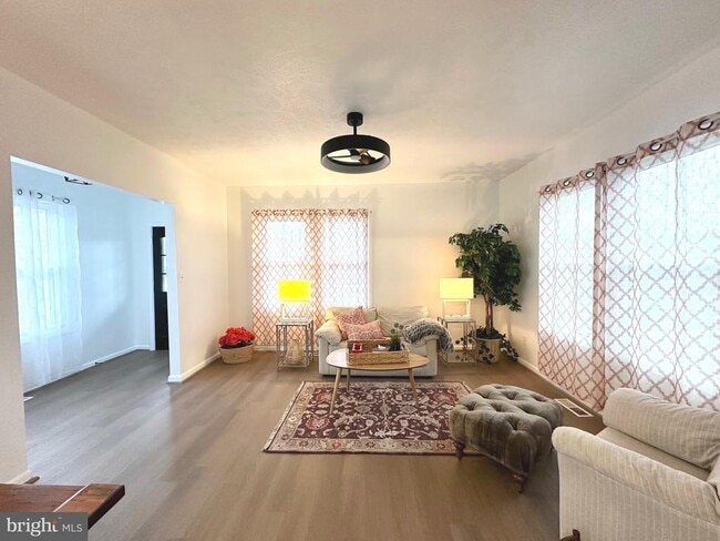 Photo - 626 Maryland Ave