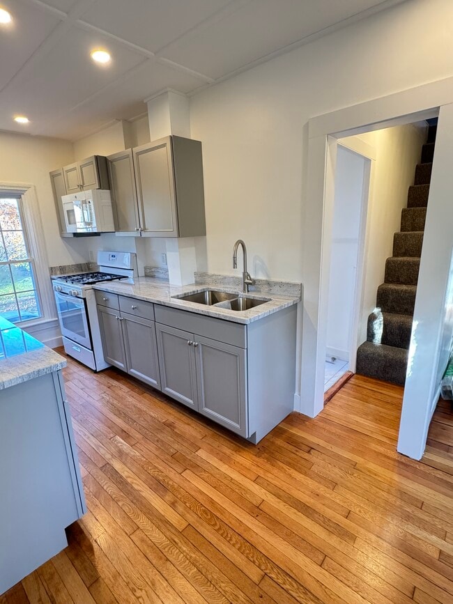 Photo - 142 Main St Unit 2S