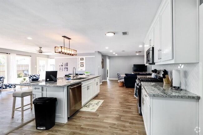 Building Photo - 4722 Northrup Dr Rental