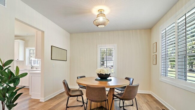 Photo - 387 W Geneva St