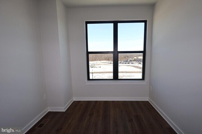 Photo - 5014 Henry King Wy