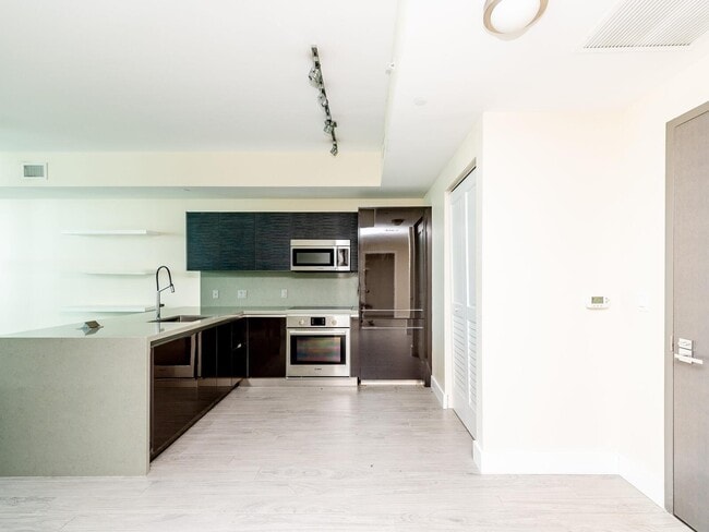 Photo - 1080 Brickell Ave Unidad 2206