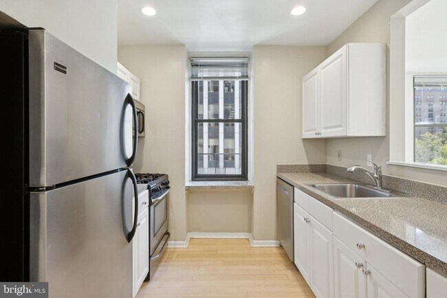 Photo - 135 S 19th St Unit 711