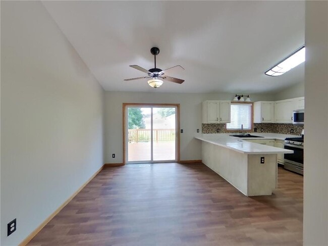 Photo - 6393 Wildwood Way