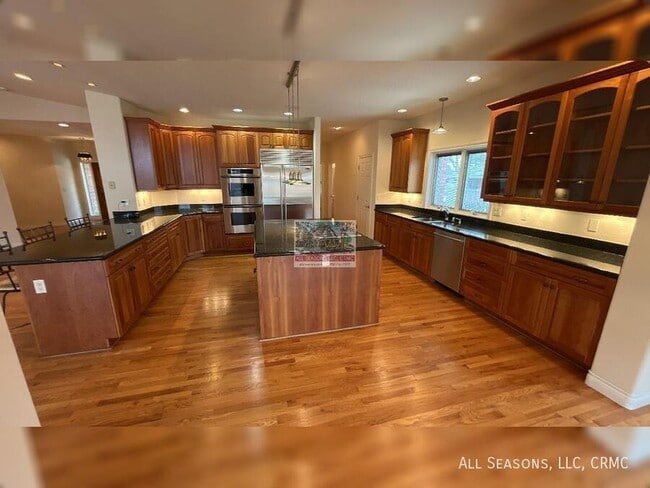 Photo - 225 Spring Grove Way