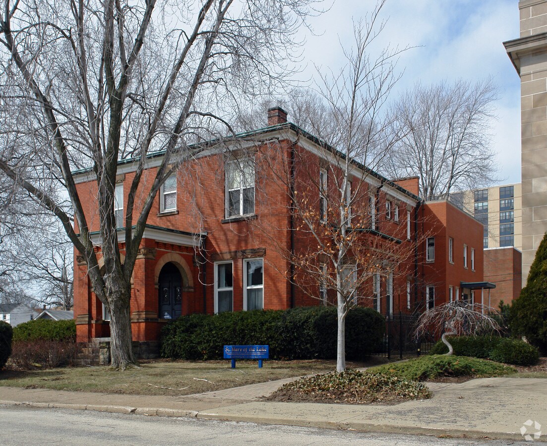 Photo - 310 W 8th St