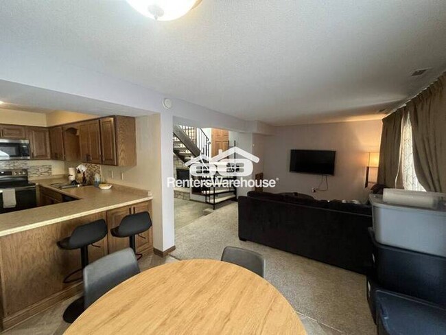 Photo - Cozy, Updated Townhome with Loft & Fireplace