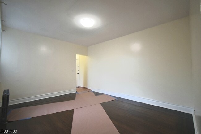 Building Photo - 148 Chancellor Ave Unit D5