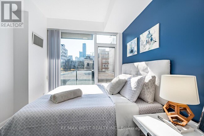 Photo - 435 Richmond St W Unité 409