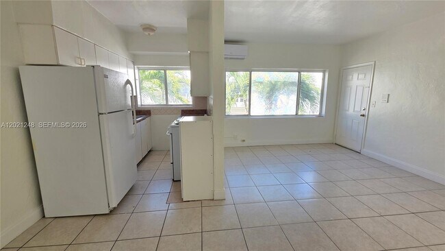 7629 Dickens Ave Unidad 7