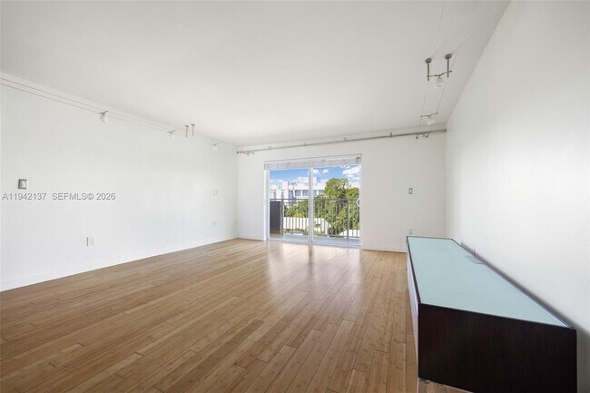 Photo - 947 Lenox Ave. Unidad 501