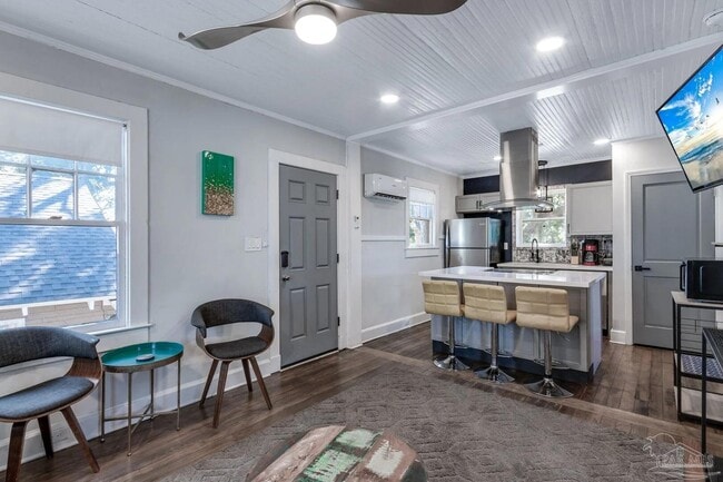 Photo - 107 N D St