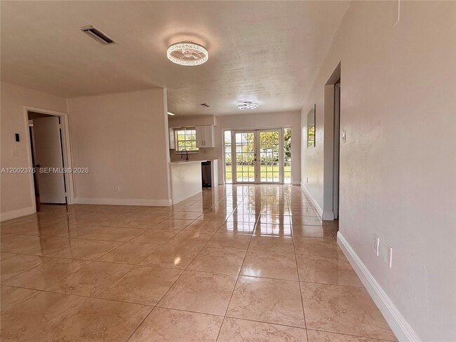 Photo - 6781 Garfield St