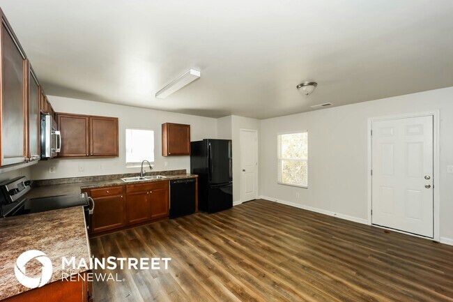 Photo - 306 Blackfoot Trail