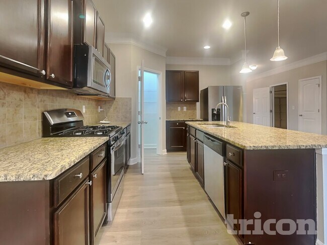 Photo - 1308 Worcester Trail