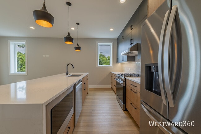 Photo - 3555 N Neenah Ave Unit #2N