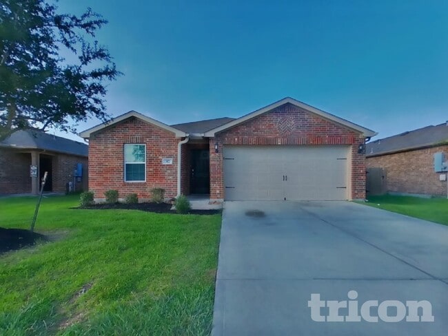 Building Photo - 317 Summer Horse Dr