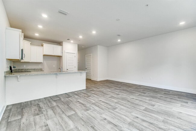 Photo - 1512 Farragut Way