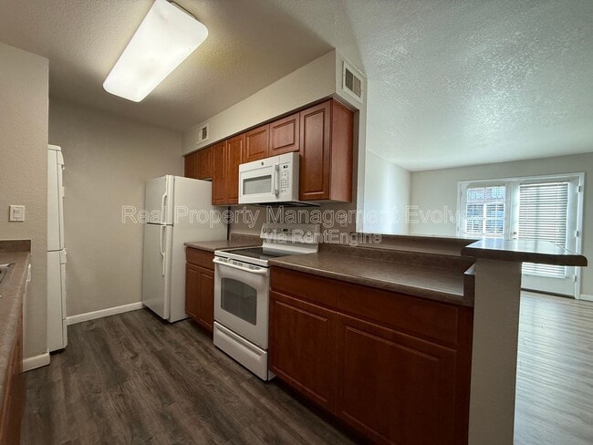 Building Photo - 5995 N 78th St Unit Apt 1062