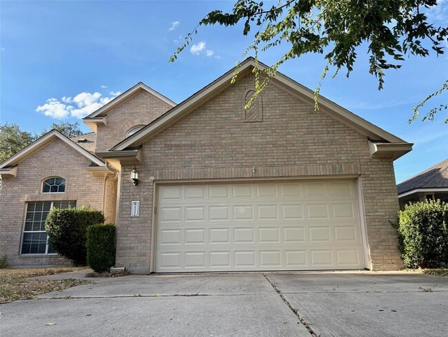 Building Photo - 2321 Clover Ridge Dr