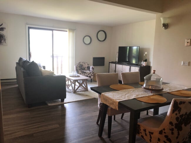 Photo - Cedar Ridge Apartments