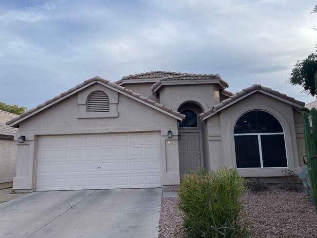 Building Photo - Prime Tempe Location!