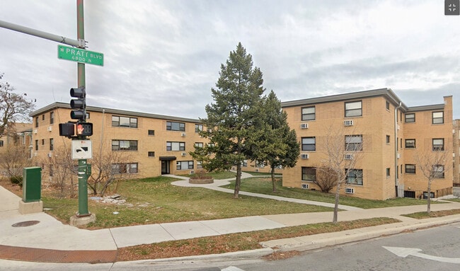 Building Photo - 6803 N Ridge Blvd Unit 205