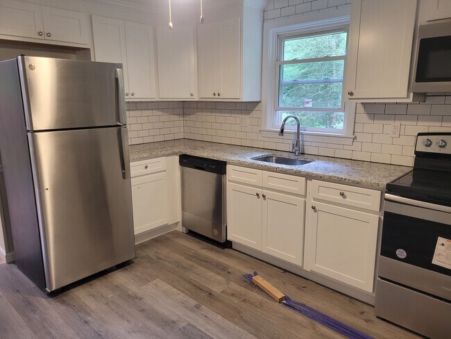 Photo - 105 Hebron Rd Apartments Unit 105