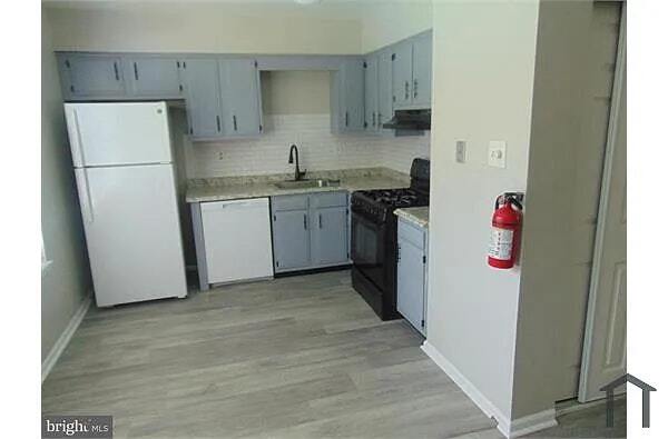 24 Hopewell Ln
