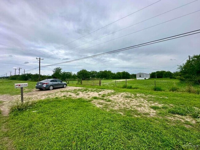 22516 N Val Verde Rd