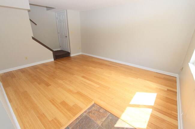 Creekview Gardens - Creekview Gardens Apartments