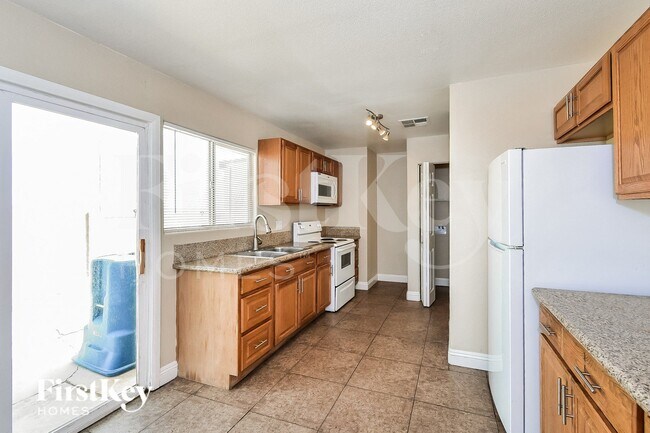 Photo - 301 Kings Ave