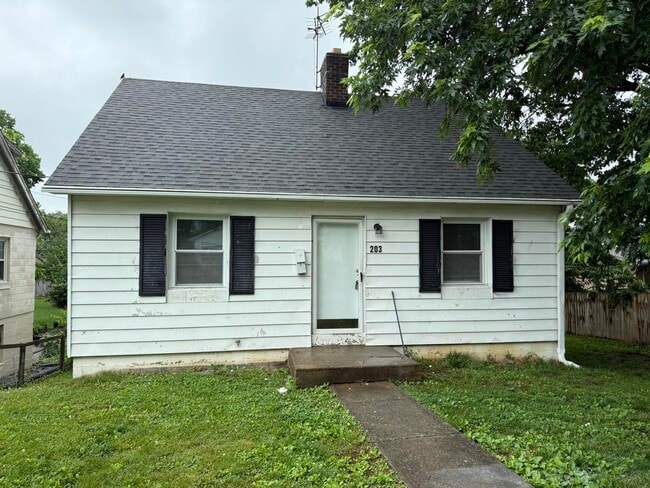 Photo - 203 W Elm St