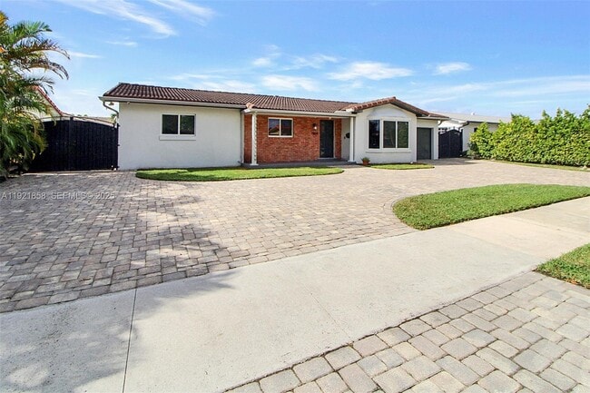 Photo - 1804 SW 102nd Ct